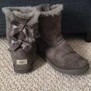 {UGG} Bailey Bow II Boot in Gray